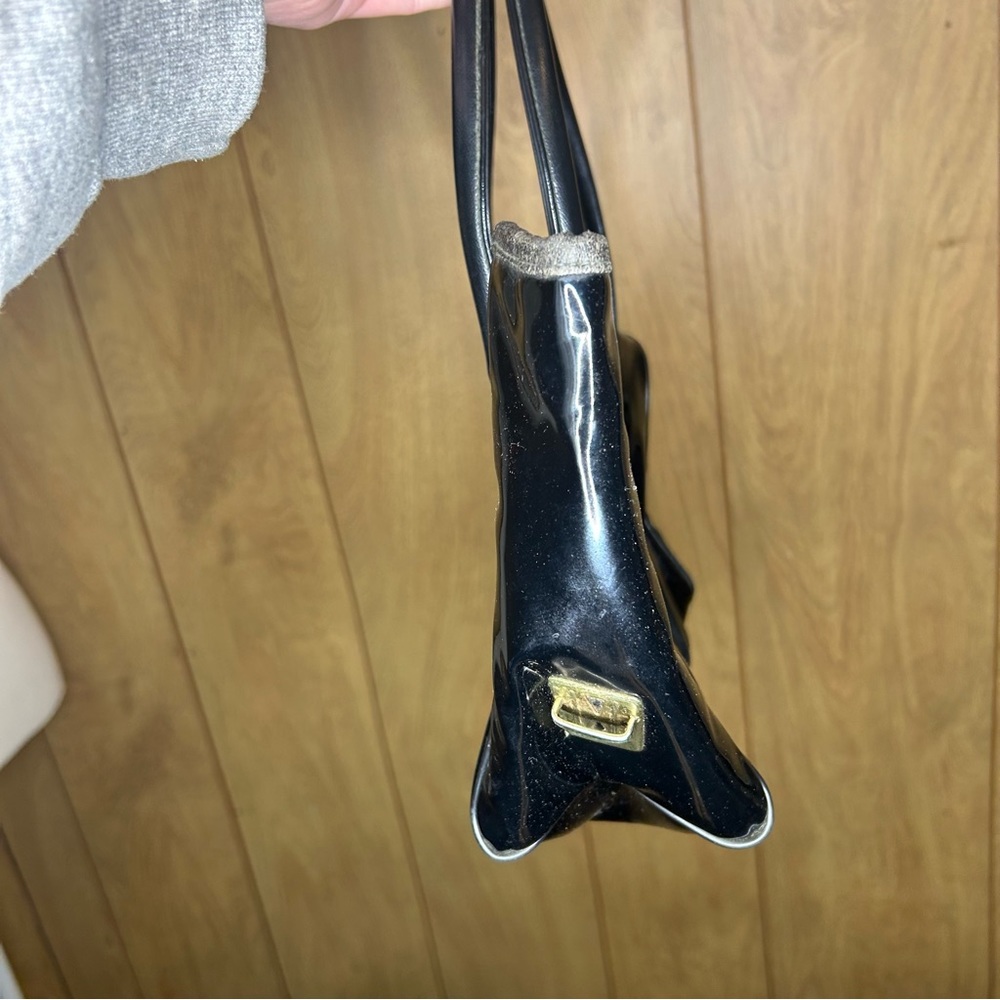 Vintage 60s Black Vinyl Lock Small Handbag - Picture 5 of 9